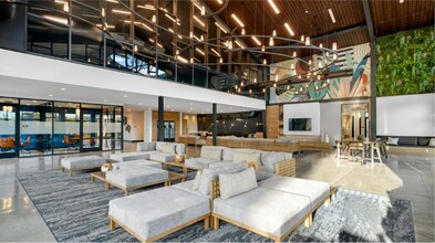 14106 Angelite Wy in San Diego, CA - Foto de edificio - Building Photo