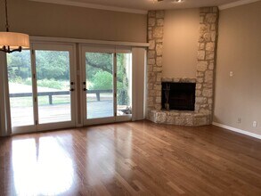 111 Lost Spur in Horseshoe Bay, TX - Building Photo - Building Photo