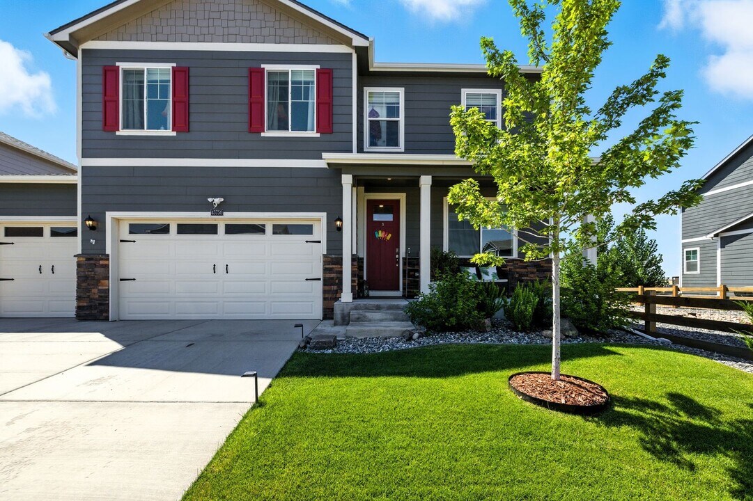 45750 Silverdrop ave in Bennett, CO - Building Photo