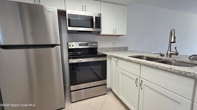 1720 Murrell Rd, Unit 107 in Rockledge, FL - Foto de edificio - Building Photo