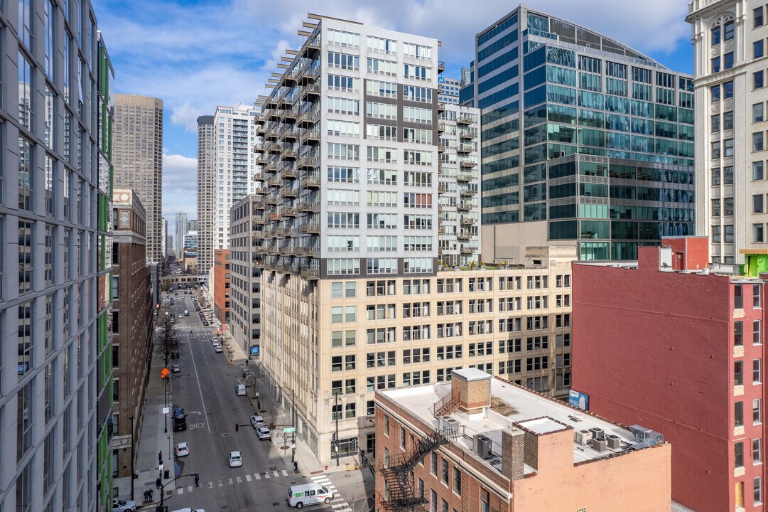 Quincy 565 in Chicago, IL - Foto de edificio