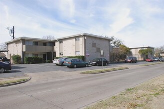 The Element at Live Oak in Dallas, TX - Building Photo - Building Photo