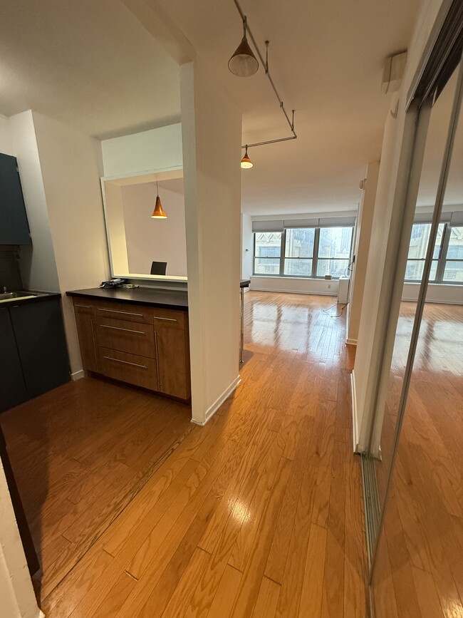 226 W Rittenhouse Sq, Unit 2117 in Philadelphia, PA - Building Photo - Building Photo