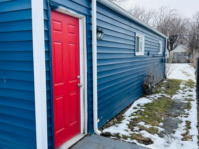 2178 White Ave in Indianapolis, IN - Foto de edificio - Building Photo