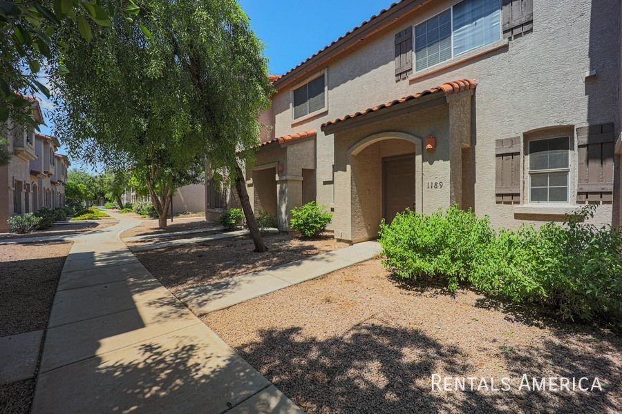 1961 N Hartford St in Chandler, AZ - Foto de edificio