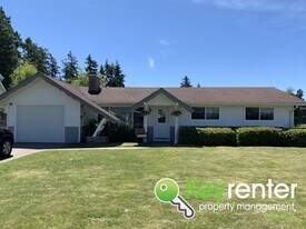 310 Champion St in Steilacoom, WA - Building Photo