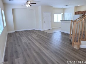 10613 Petricola St in Las Vegas, NV - Building Photo - Building Photo