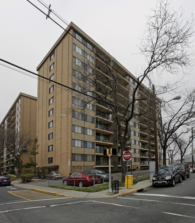 Union Plaza Apartments in Union City, NJ - Foto de edificio