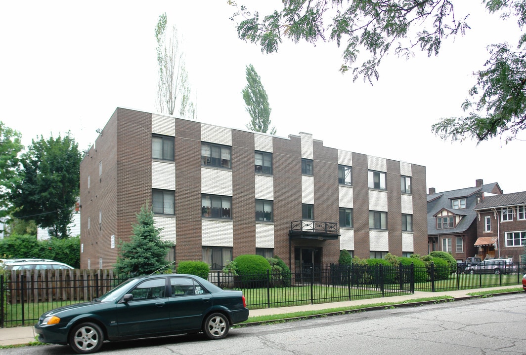 5728 Elwood St in Pittsburgh, PA - Building Photo