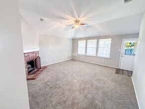 1326 Pennsylvania Ave in Lancaster, TX - Building Photo - Building Photo