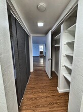 10 Scenic Way, Unit 115 in San Mateo, CA - Building Photo - Building Photo