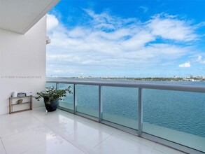 7935 East Dr in North Bay Village, FL - Building Photo - Building Photo