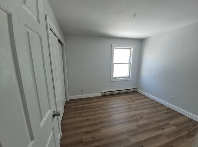 128 Mayo Rd, Unit F in Hampden, ME - Foto de edificio - Building Photo