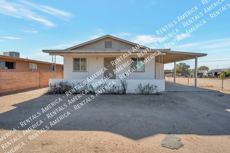 311 W Bealey Ave in Coolidge, AZ - Building Photo