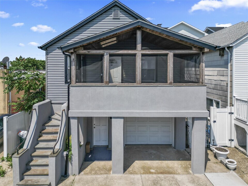 61 Minnesota Ave in Long Beach, NY - Building Photo