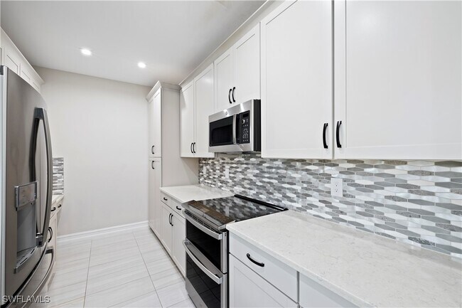 7324 Rockefeller Dr in Naples, FL - Building Photo - Building Photo