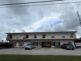 2400 25th St N in St. Petersburg, FL - Building Photo