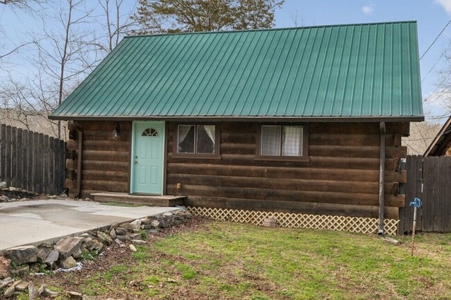 6823 Piney River Road