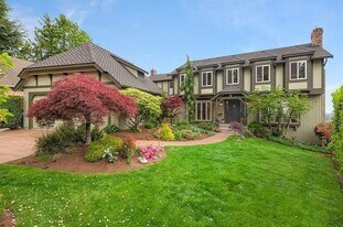 13815 SE 52nd Pl in Bellevue, WA - Building Photo