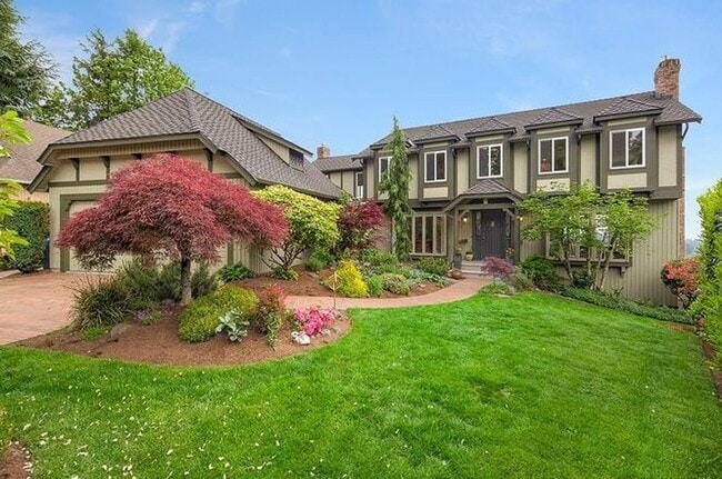 property at 13815 SE 52nd Pl