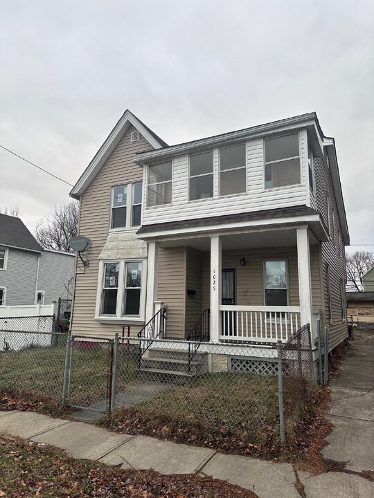 1029 E 78th St in Cleveland, OH - Building Photo