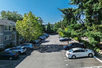 Seasons in Tukwila, WA - Foto de edificio - Building Photo