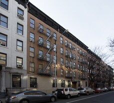 440 W 47th St in New York, NY - Building Photo