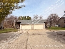5124 Seaton Hall Dr in Machesney Park, IL - Building Photo