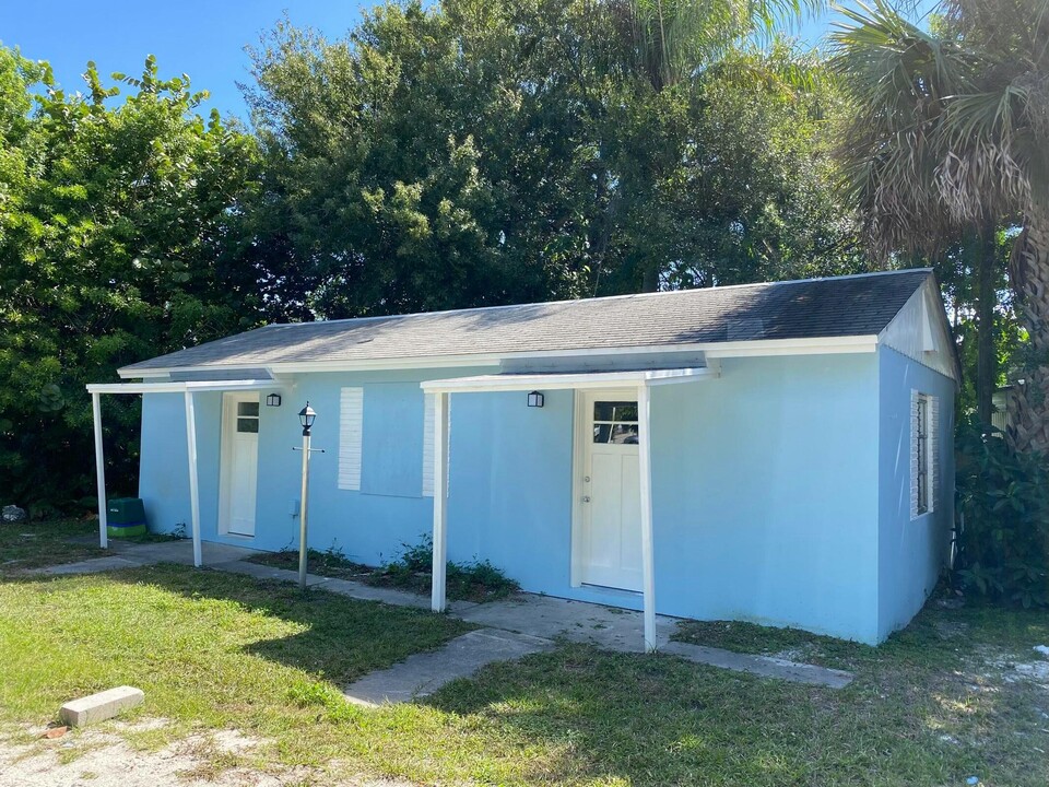 3261 S US Hwy 1 in Fort Pierce, FL - Building Photo