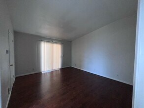 8212 Cottongin Way in Sacramento, CA - Building Photo - Building Photo