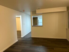 4220 S 49th St in Lincoln, NE - Foto de edificio - Building Photo