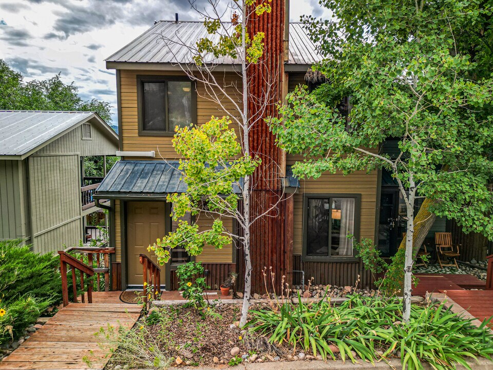 3203 West 5th Avenue in Durango, CO - Building Photo
