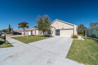 2089 Redwood Cir in Palm Bay, FL - Building Photo - Building Photo