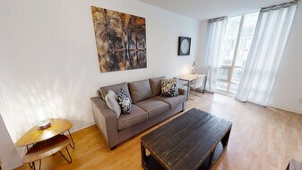 761 Bay St. in Toronto, ON - Building Photo