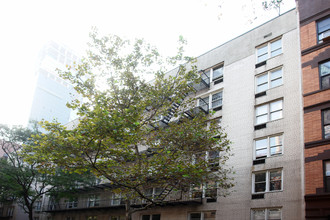 306-312 W 47th St in New York, NY - Building Photo - Building Photo