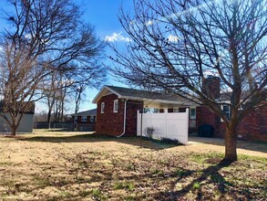 521 Mary St in Smyrna, TN - Foto de edificio - Building Photo