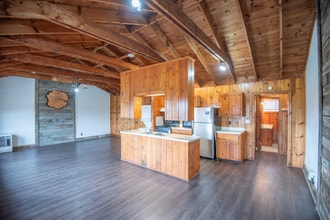 207 Doe Meadows Dr in West Jefferson, NC - Building Photo - Building Photo