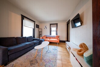 2601 E 38th St in Minneapolis, MN - Building Photo - Building Photo