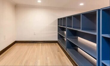 121 E 37th St in New York, NY - Building Photo - Building Photo