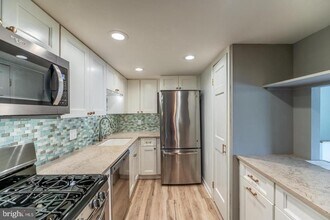 322 Old Forge Crossing in Devon, PA - Building Photo - Building Photo