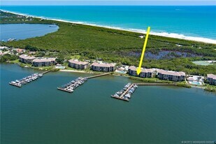 4620 NE Sandpebble Trce in Stuart, FL - Building Photo