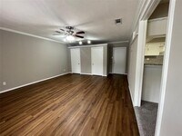 1102 Thomas Ave photo'