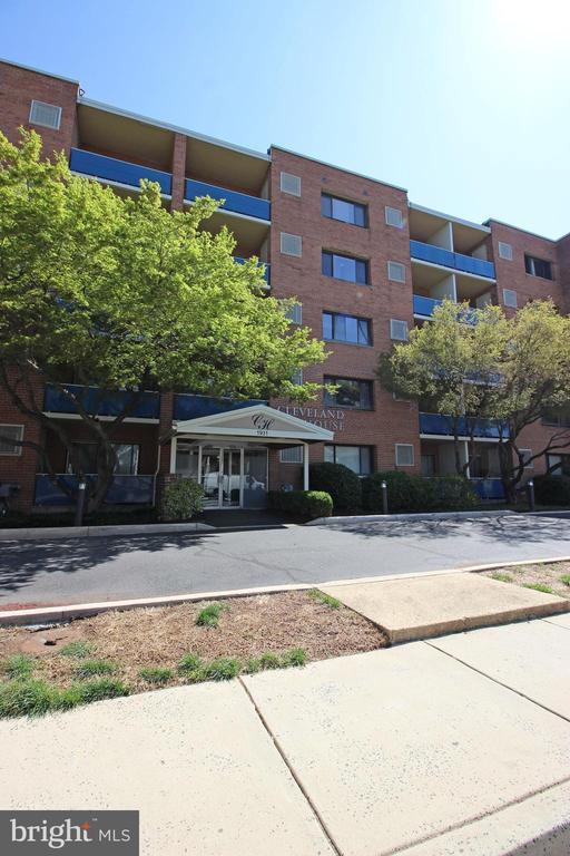 property at 1931 N Cleveland St