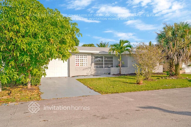 5714 NW 71st Ave in Tamarac, FL - Foto de edificio - Building Photo