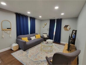 1372 Lockwood Dr SW in Atlanta, GA - Building Photo - Building Photo