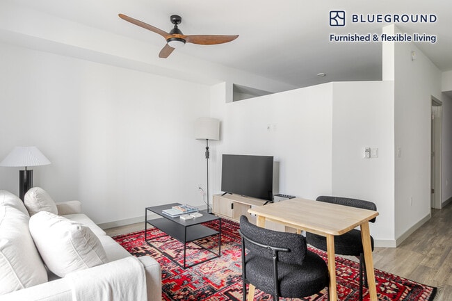 221 SW 12th St in Miami, FL - Building Photo - Building Photo