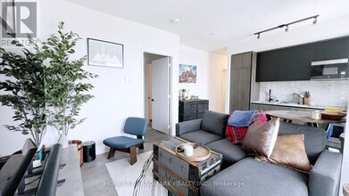 108-3108 Peter St in Toronto, ON - Building Photo - Building Photo