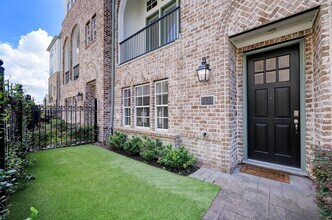 1110 Thompson St in Houston, TX - Building Photo - Building Photo