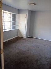 518 Westshire Dr in Houston, TX - Building Photo - Building Photo