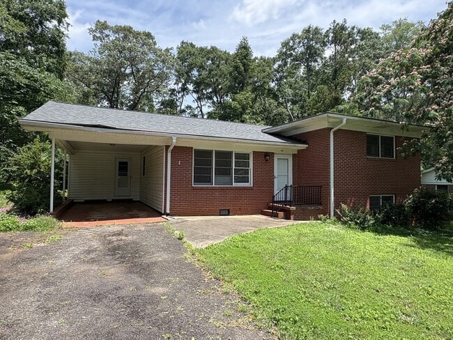 103 Clarendon Dr in Clemson, SC - Building Photo - Building Photo